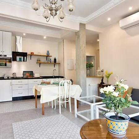 Bright & Elegant City Centre 3 Bedroom Apartment-2